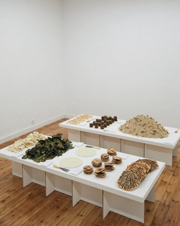 Unique Wedding Table Centerpieces Without Flowers | Creative Non Floral Wedding Decor Ideas