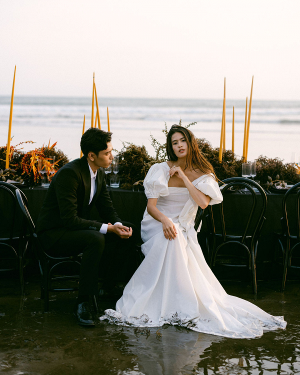 Bold & Intimate Bali Editorial | Spectacular Beachside Wedding Dinner Affair