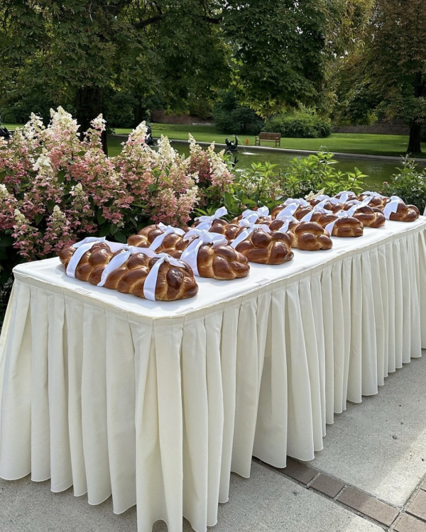 Unique Wedding Table Centerpieces Without Flowers | Creative Non Floral Wedding Decor Ideas