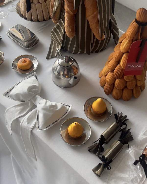 Unique Wedding Table Centerpieces Without Flowers | Creative Non Floral Wedding Decor Ideas