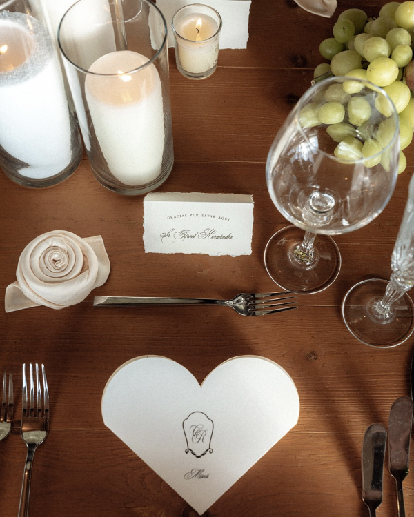 Romance in Puerto Rico | Bridal Inspiration with Bread Set Design, Bows and Handmade Stationary