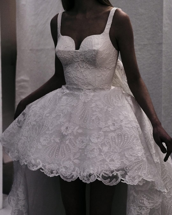 30 Chic Bridal Dresses Perfect for an Italian Wedding