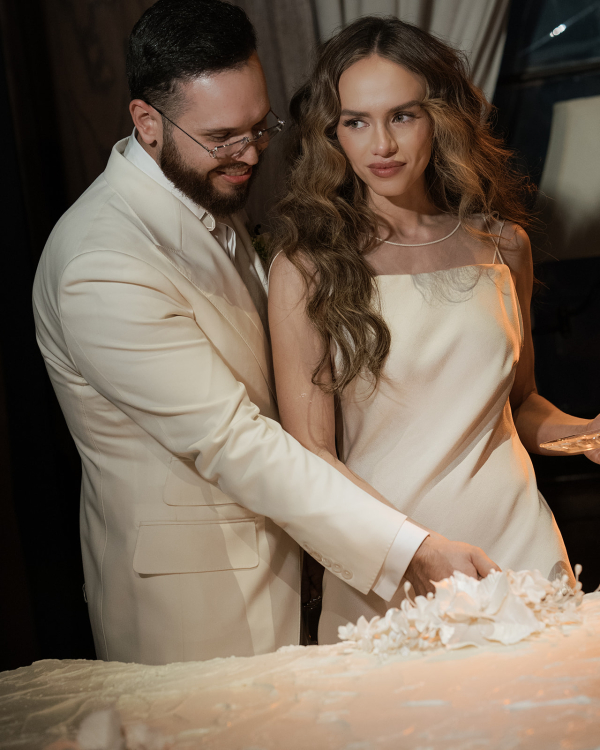 An Artful & Stylish Wedding with a Touch of Grunge