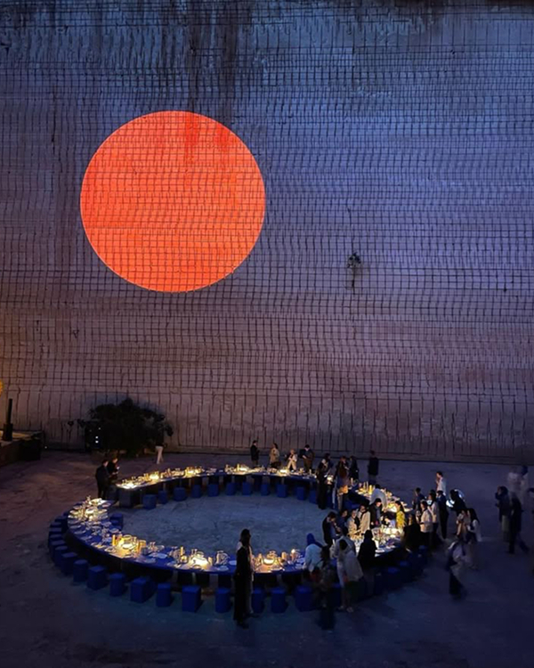 50 Bold & Breathtaking Maximalist Wedding Decor Ideas