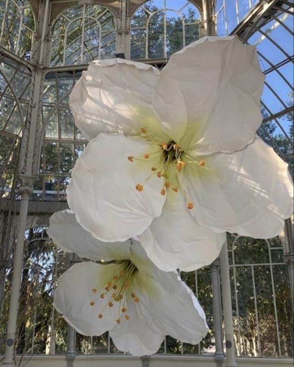 Trend: Giant Paper Flower Installations