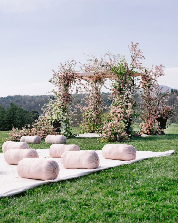 Wedding Florist in the USA | Wedding Decorators, Flower Arrangements in America | Bouquet For Bride