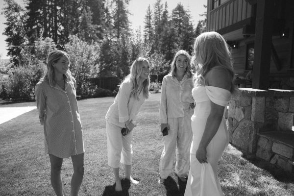 Photographers Elizabeth Pishal