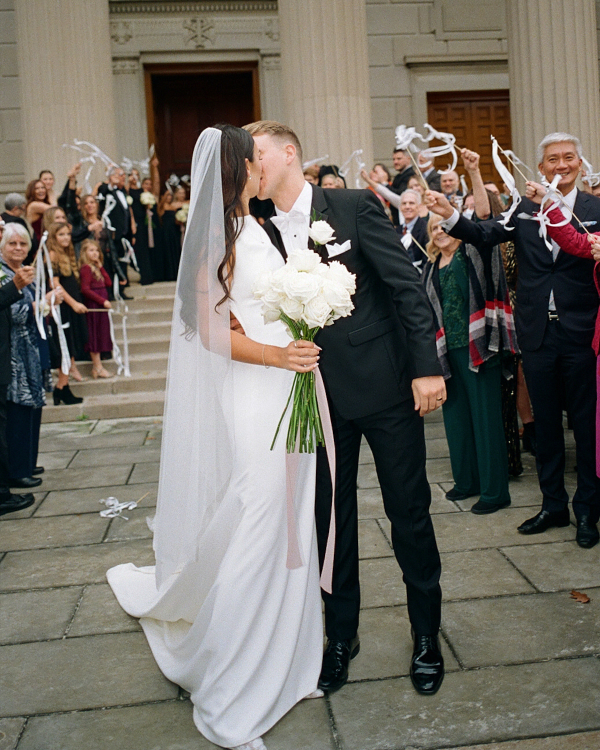 How to Plan the Perfect Wedding Day Timeline for Candid Photography