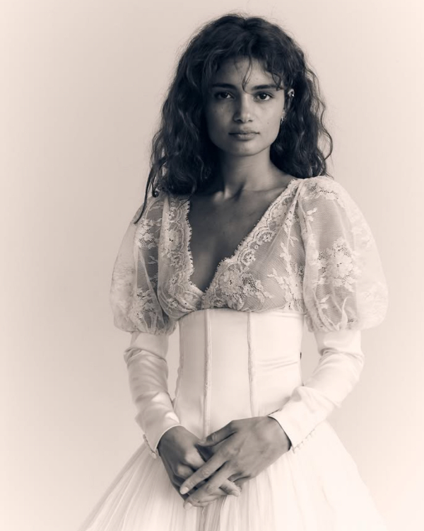 45 Chic Sleeve Wedding Dresses Trending for Fashion-Forward Brides