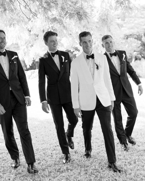 35 Must-Save Bridal & Grooms Party Portrait Ideas