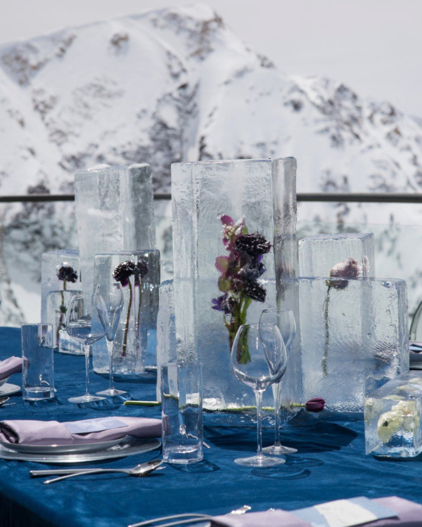 20 Stunning Ice Sculpture Ideas for Your Wedding