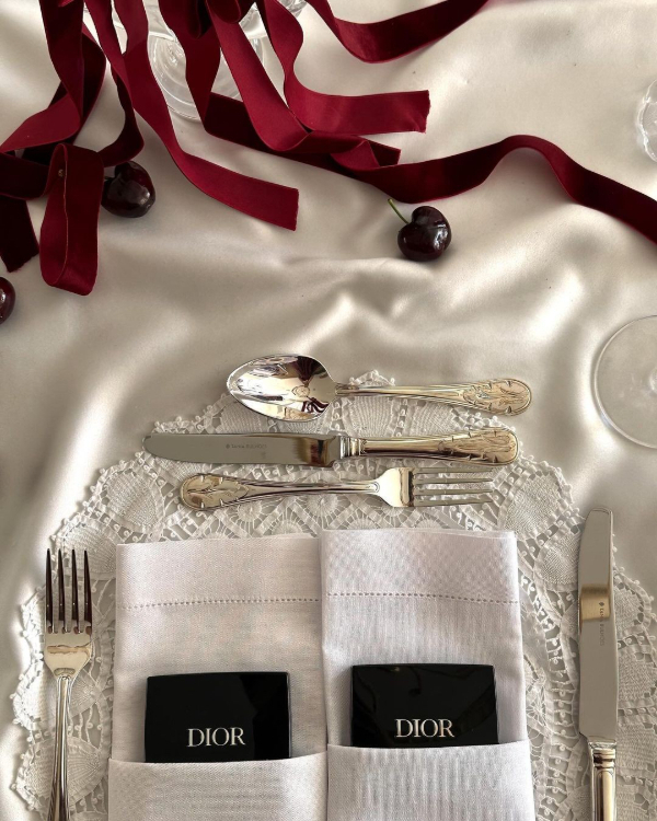 40 Place Setting Trends for 2025 to Transform Your Wedding Table