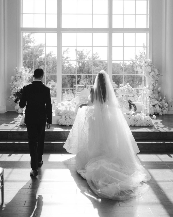 What to Expect When Working with a Luxury Wedding Planner