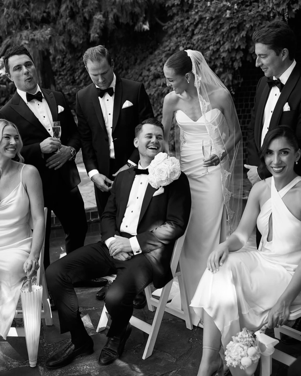 35 Must-Save Bridal & Grooms Party Portrait Ideas