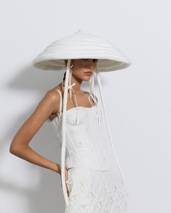 40 Chic Veil Alternatives: Trendy Bridal Accessories for a Modern Look