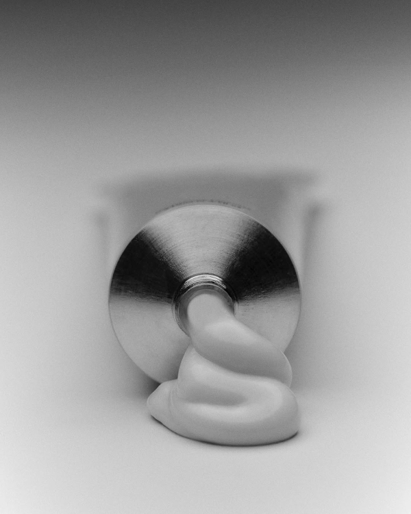 5 Overnight Beauty Hacks for Gorgeous Hair, Skin, and Nails