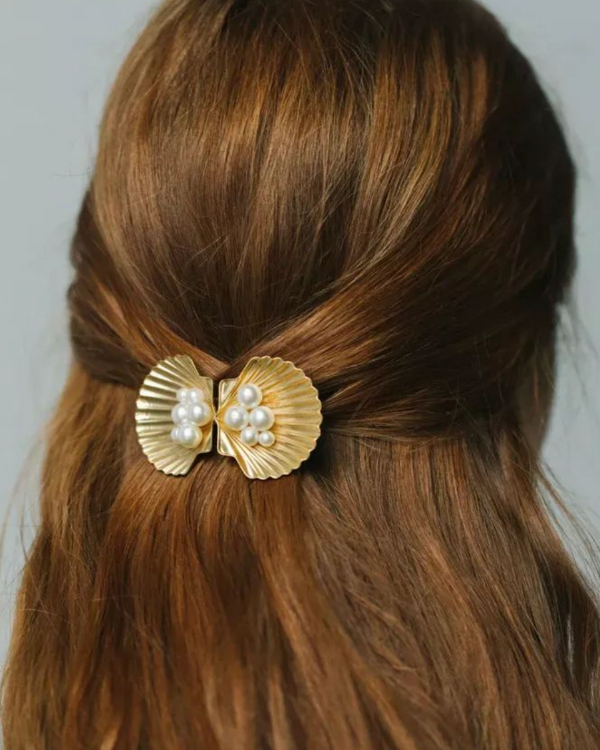 Humidity-Proof Wedding Hairstyles: 6 Styles & Step-by-Step Guides