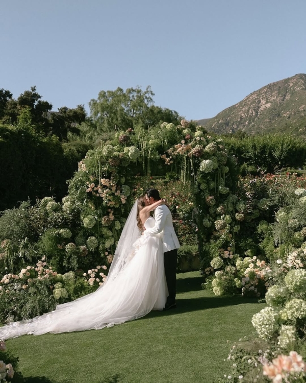 Wedding Florist in the USA | Wedding Decorators, Flower Arrangements in America | Bouquet For Bride