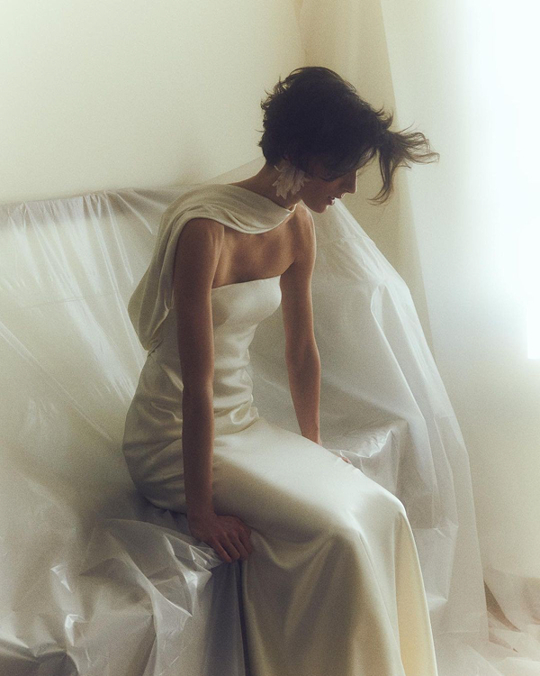 40 Chic Veil Alternatives: Trendy Bridal Accessories for a Modern Look