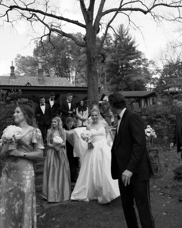 How to Plan the Perfect Wedding Day Timeline for Candid Photography