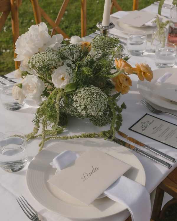 40 Place Setting Trends for 2025 to Transform Your Wedding Table