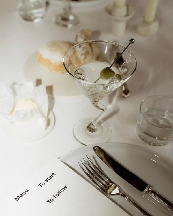 40 Place Setting Trends for 2025 to Transform Your Wedding Table