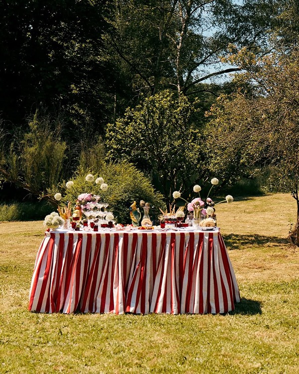 50 Bold & Breathtaking Maximalist Wedding Decor Ideas