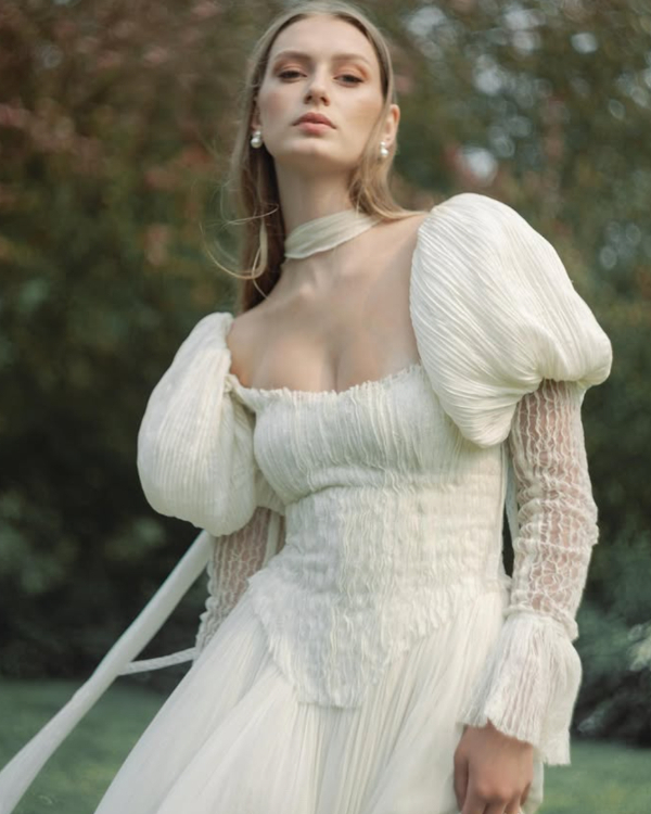45 Chic Sleeve Wedding Dresses Trending for Fashion-Forward Brides
