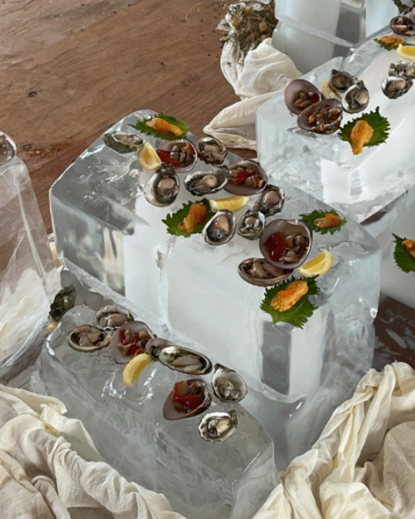 20 Stunning Ice Sculpture Ideas for Your Wedding