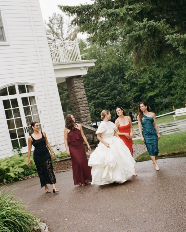 An Enchanting Lakeside Wedding in Canada