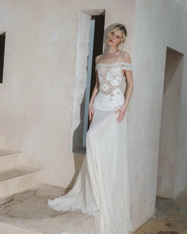 30 Chic Bridal Dresses Perfect for an Italian Wedding
