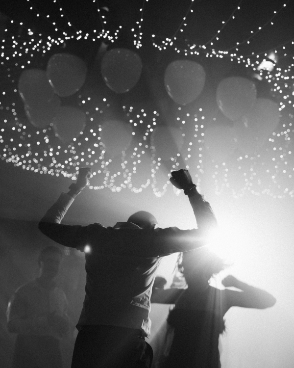 10 Must-Have Wedding Reception Photos, According to Top Photographers