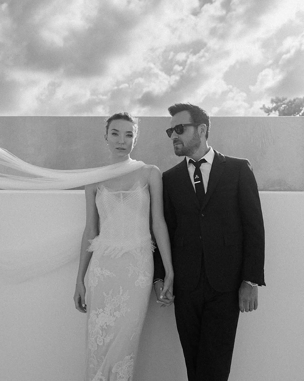 40 Chic Veil Alternatives: Trendy Bridal Accessories for a Modern Look