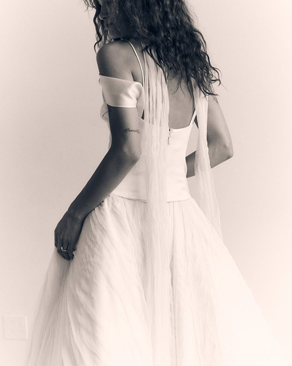 40 Chic Veil Alternatives: Trendy Bridal Accessories for a Modern Look