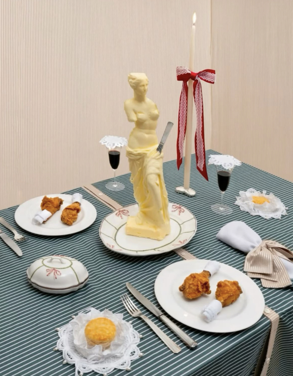 40 Surrealist Decor Ideas to Create a Dreamlike Celebration