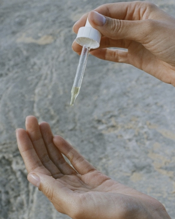 5 Overnight Beauty Hacks for Gorgeous Hair, Skin, and Nails