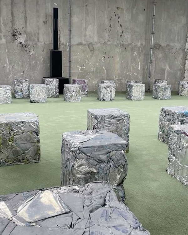 50 Bold & Breathtaking Maximalist Wedding Decor Ideas