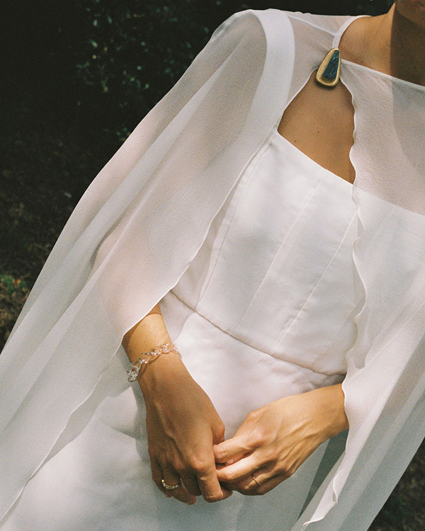 40 Chic Veil Alternatives: Trendy Bridal Accessories for a Modern Look