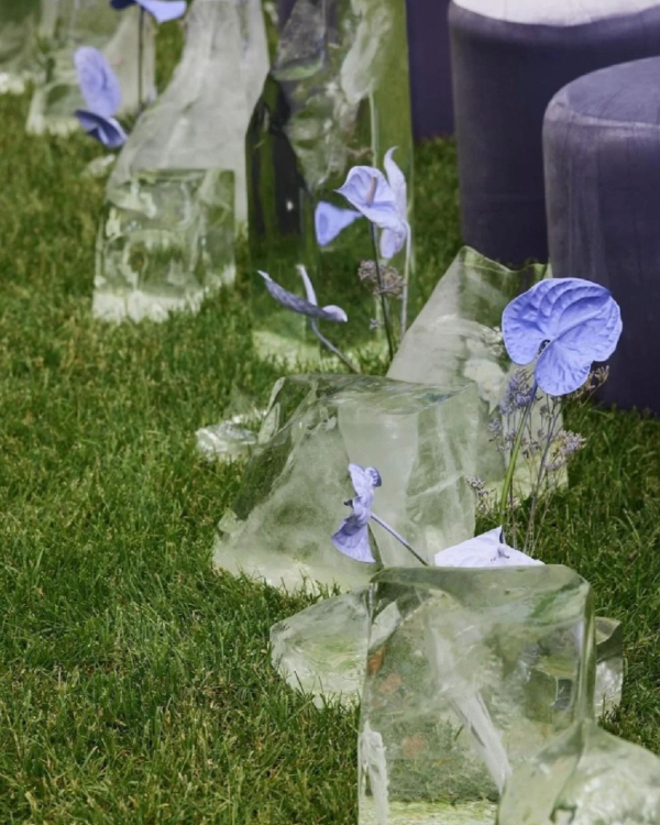 20 Stunning Ice Sculpture Ideas for Your Wedding