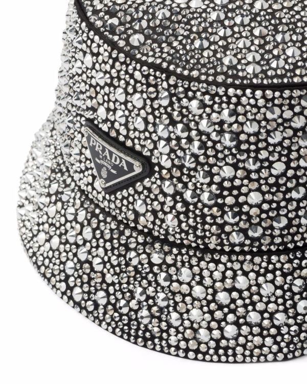 Sequins and Rhinestones to a Wedding | Looks with Rhinestones | Outfits with Sequins For Wedding Guest