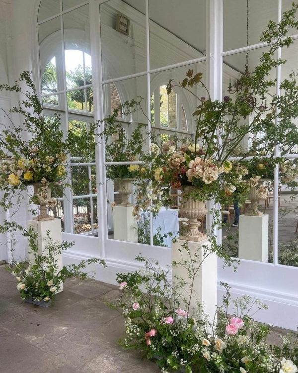 Florists Aesme Flower Studio