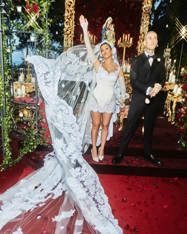 Kourtney Kardashian and Travis Barker Marry in Italy | Wedding Photos | Andrea Bocelli