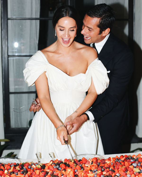 Best Wedding Cake Designs 2022 | Trendy Simple, Modern Wedding Cakes