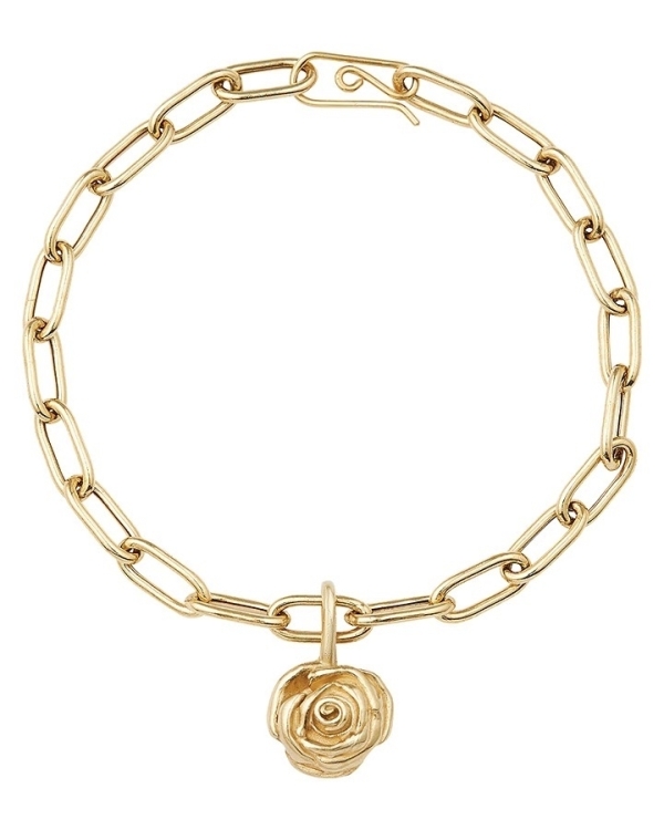 Floral Motif Jewelry for a Wedding Day