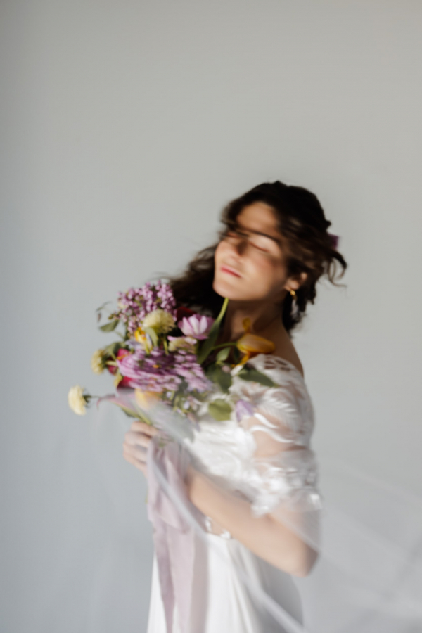 Unleashing Boldness: A Colorful Wedding Inspiration for Brides-to-Be