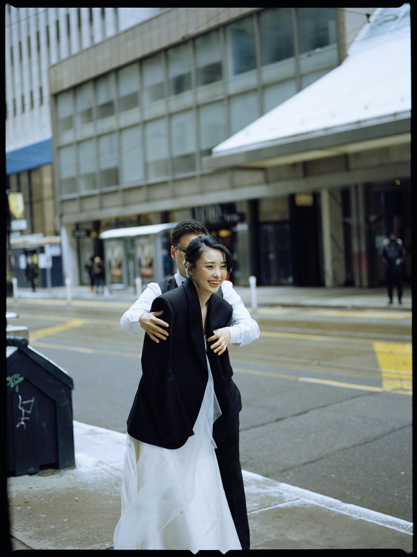 Photographers Lola Rong