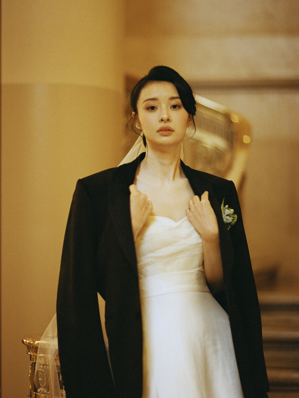 Photographers Lola Rong