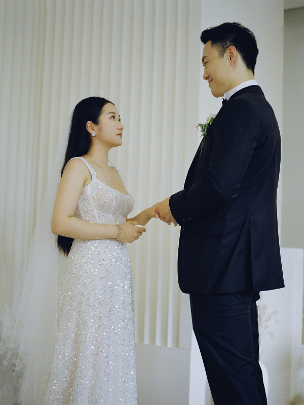 Photographers Lola Rong