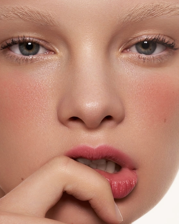 Guide to Creating a Beautiful Pink Makeup | Blushing Pink Makeup Look