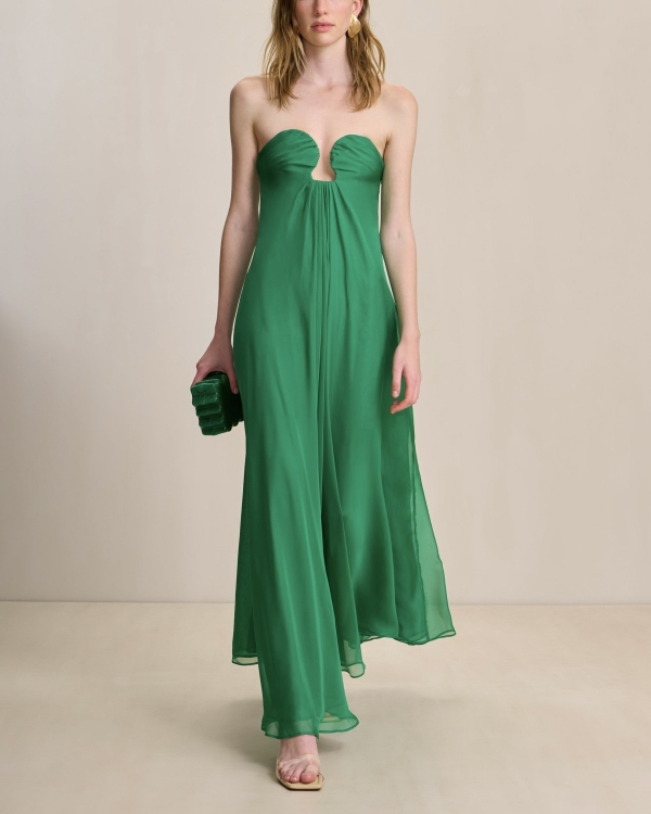 Beautiful Honeymoon Dresses | Find Your Perfect Gown for Tropical Getaway
